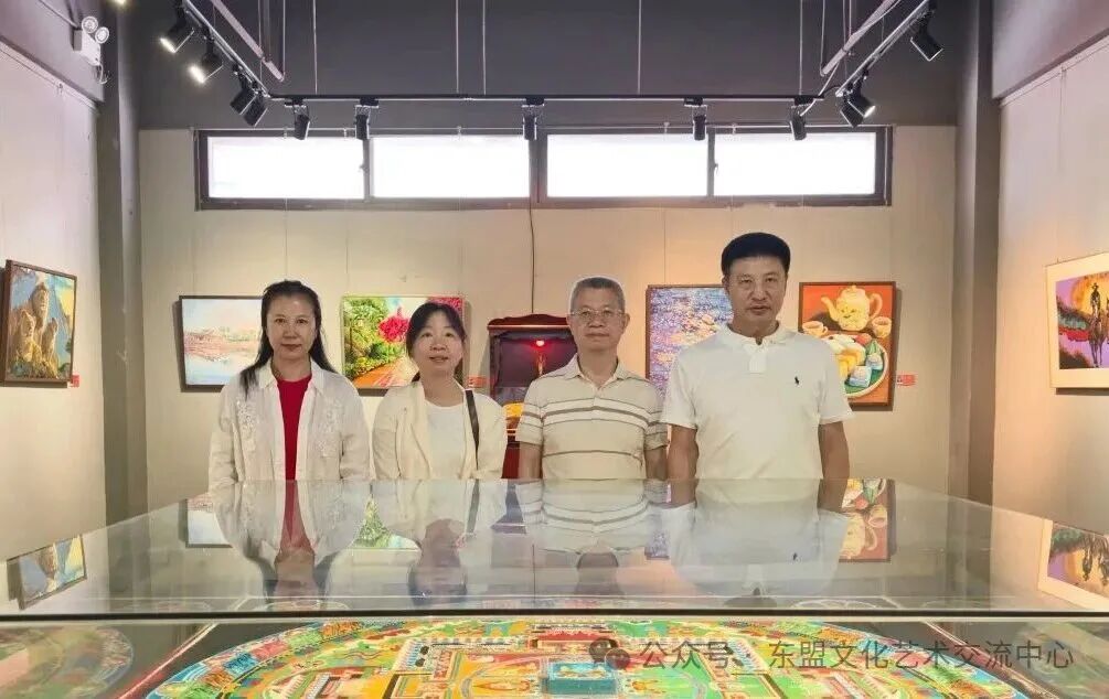 <strong>中国国际贸易促进委员会福建省委员会会长钟木达一行莅临东盟文化经济交流中心</strong>